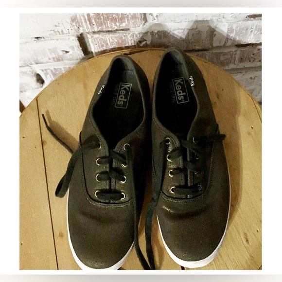 Keds Metallic Green Size 9.5 US Women’s Tennis Shoes - Picture 5 of 7
